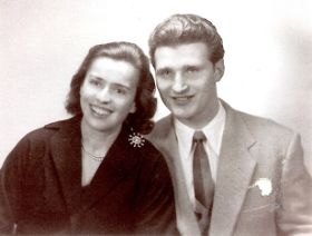 Elly und Harry Gelbfarb Hochzeitsfoto2.jpg